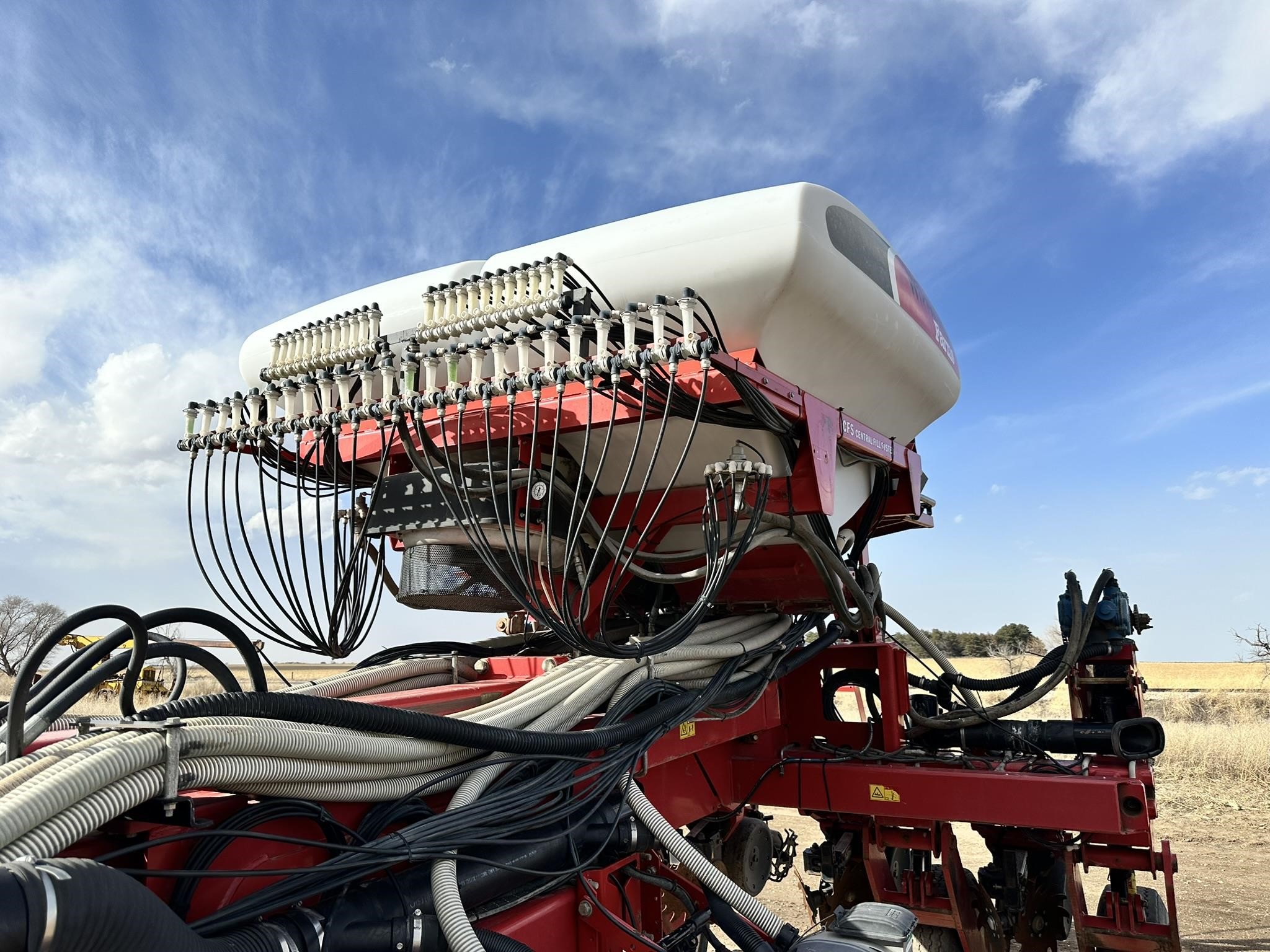 2009 White 8824