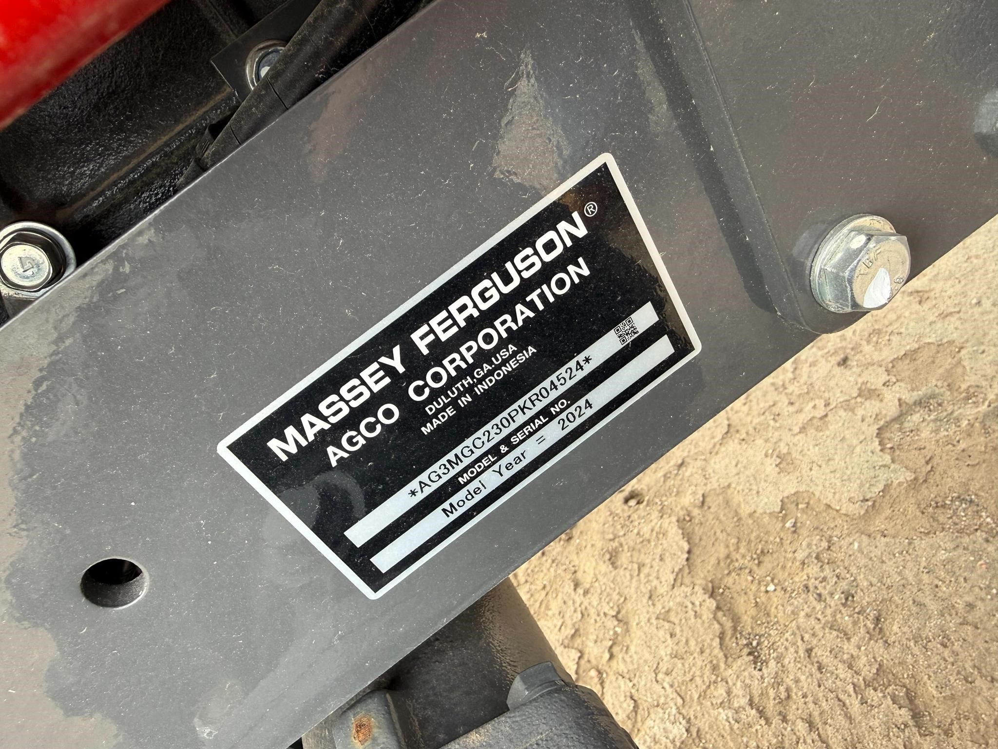2024 Massey Ferguson GC1723E