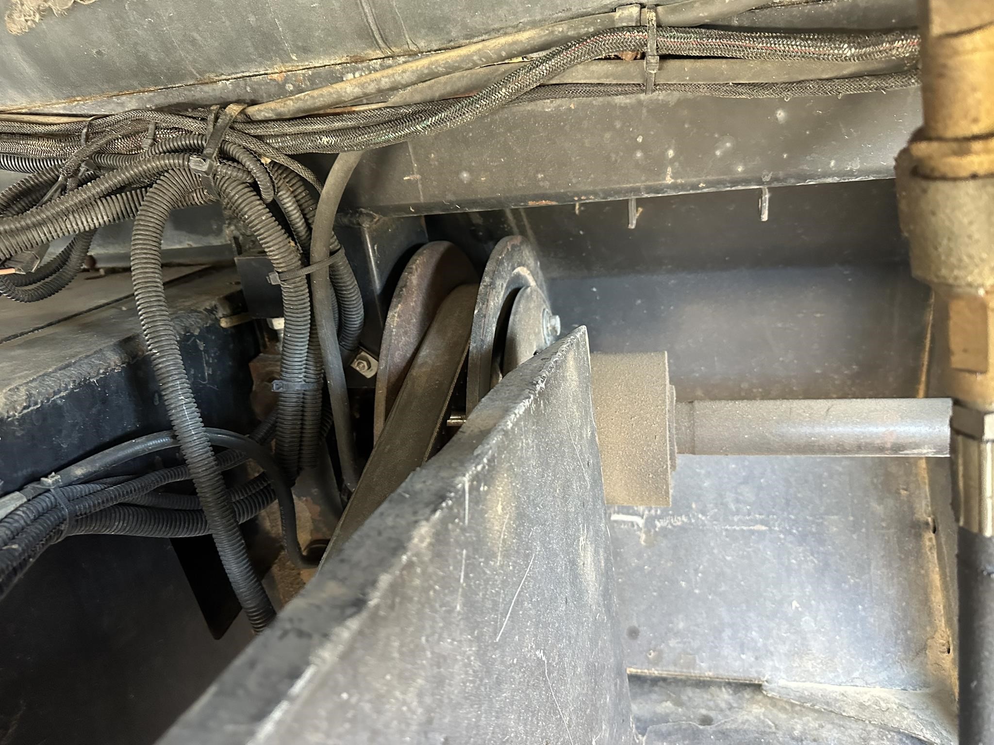 1994 Gleaner R72