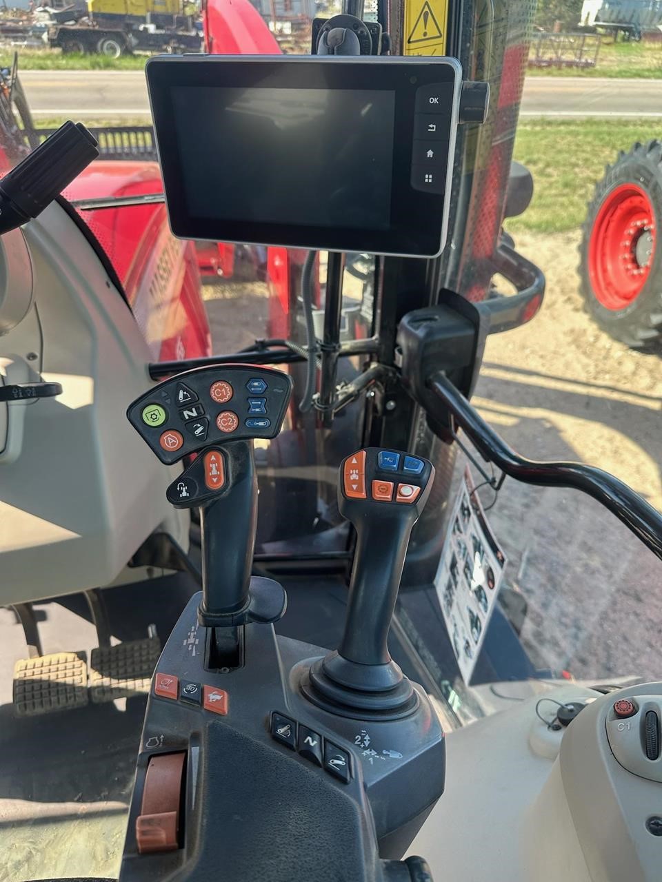 2020 Massey Ferguson 7724S